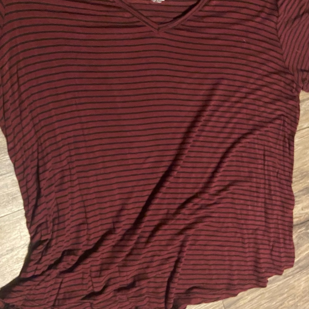 super cute striped shirt, easy to match
